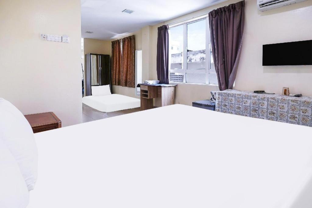 Oyo 90486 New Station Hotel クラン エクステリア 写真