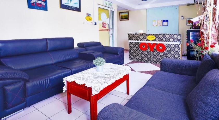 Oyo 90486 New Station Hotel クラン エクステリア 写真