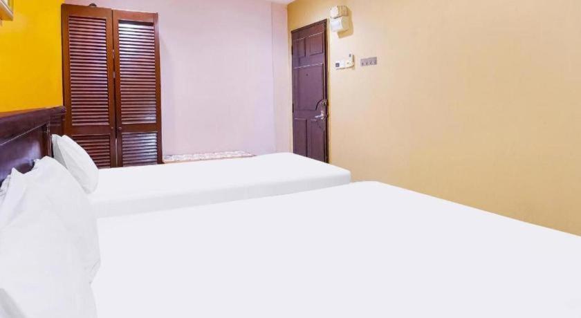 Oyo 90486 New Station Hotel クラン エクステリア 写真