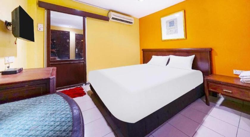 Oyo 90486 New Station Hotel クラン エクステリア 写真